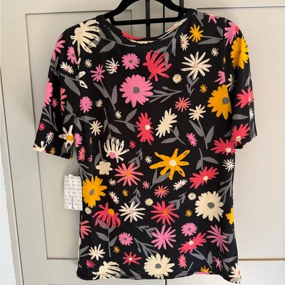 LuLaRoe Gigi (Black Floral Short Sleeve Top) - Picture 2 of 4